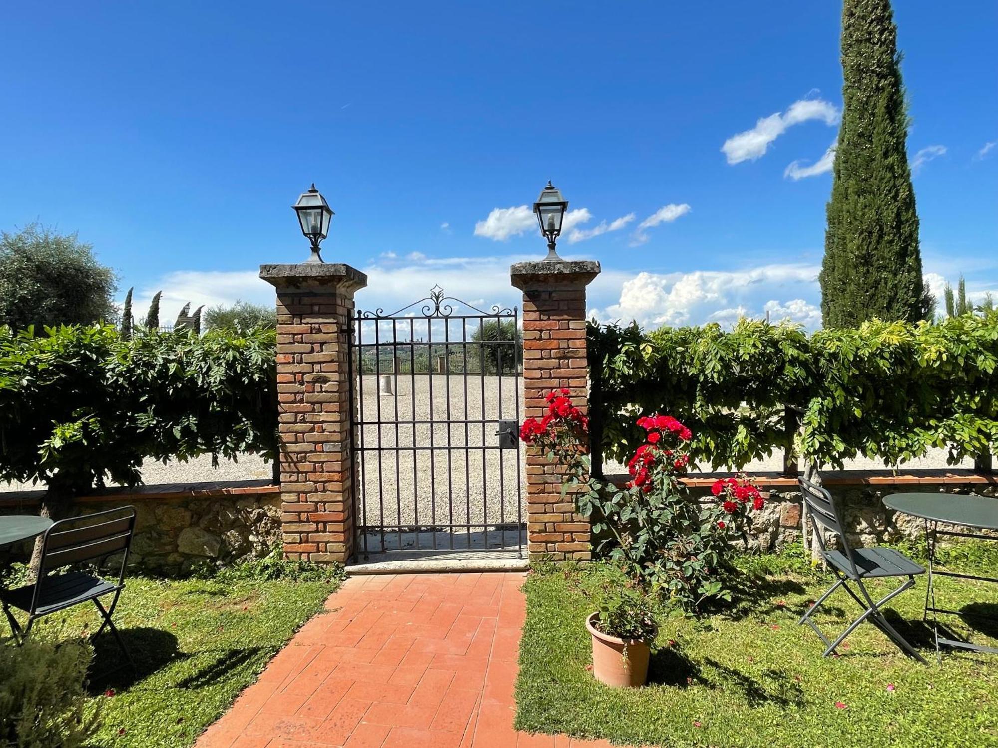 Agriturismo Castello Di Montauto سان جيمينيانو المظهر الخارجي الصورة